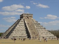 /album/galeria-de-fotos-sobre-o-egito/a-grande-piramide-do-egito-jpg/